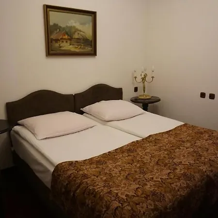 Dwor Polski