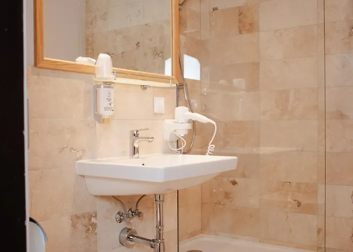 Hotel Dwor Polski 4*