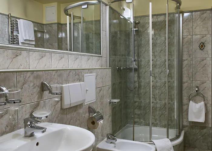 Hotel Dwor Polski 4*